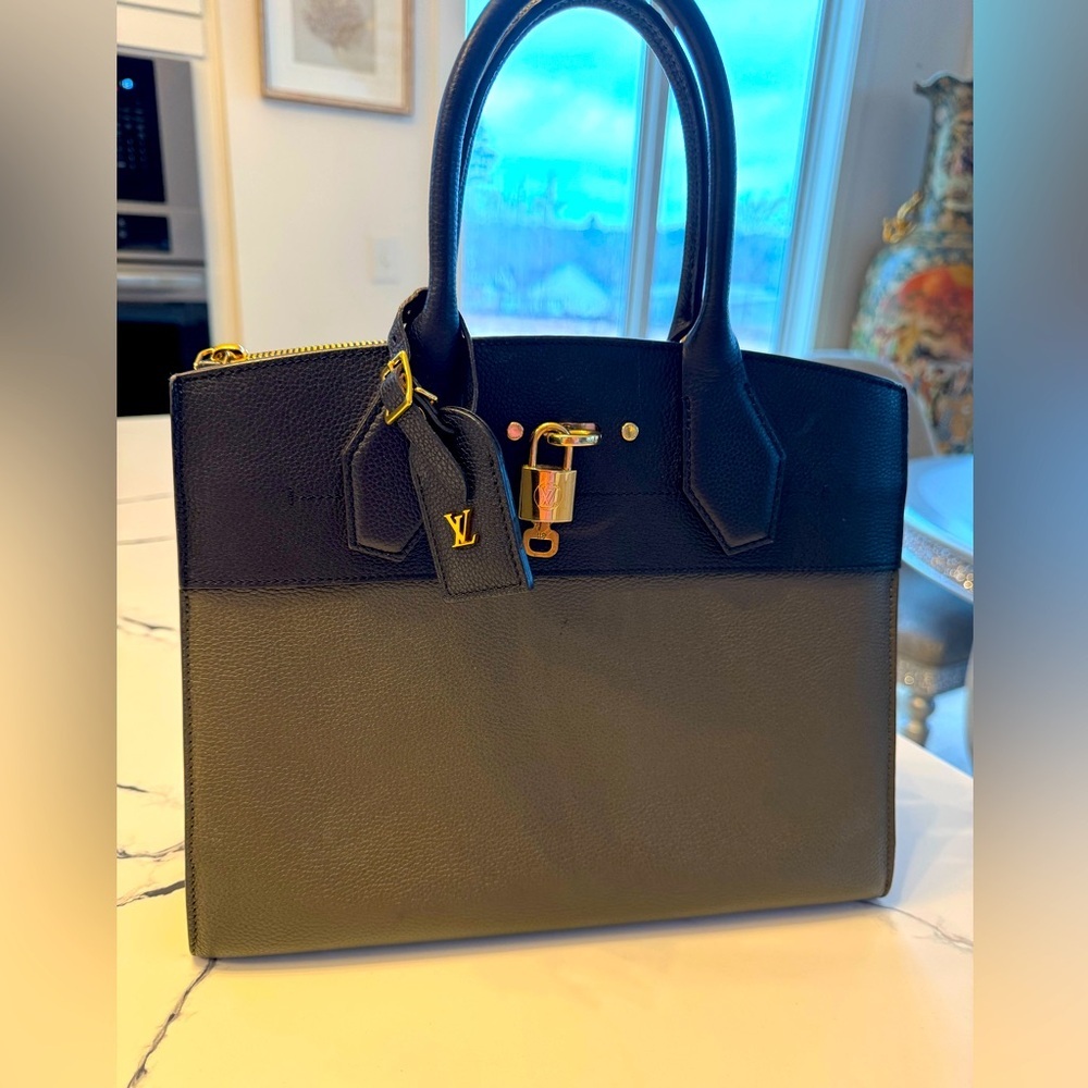 Louis Vuitton City Steamer bag. EUC
